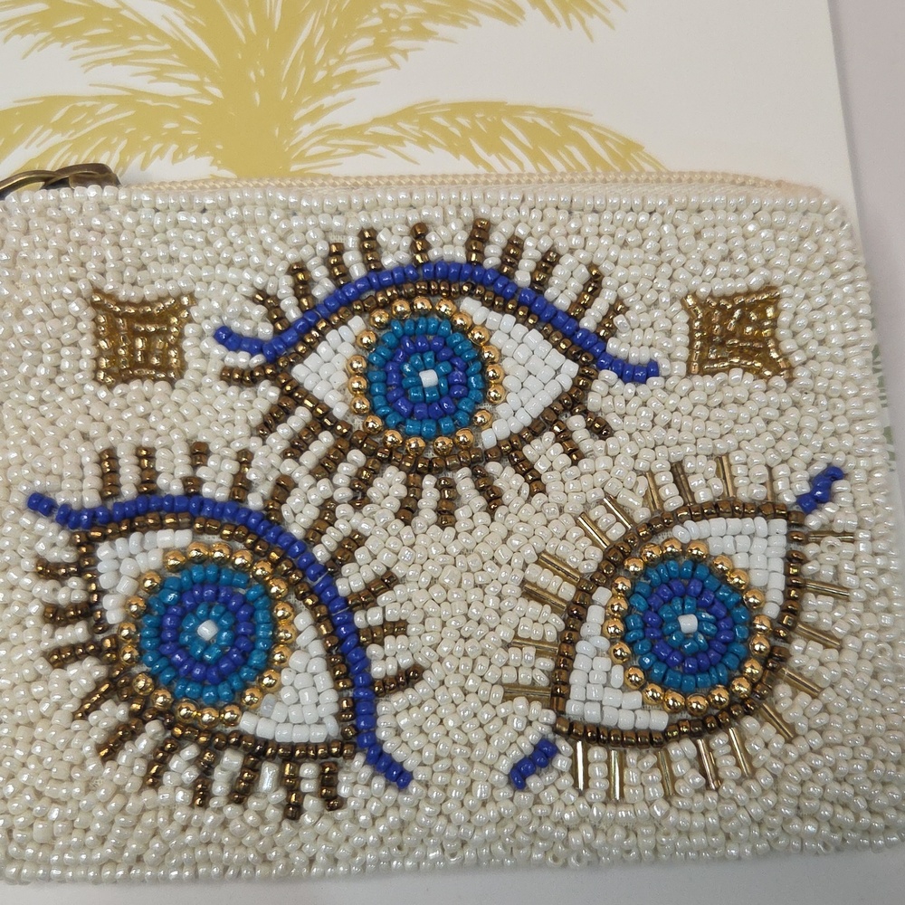 💙🔹️America & Beyond🔹️ Beaded Evil Eye Coin Pouch - White & Blue - Picture 4 of 4